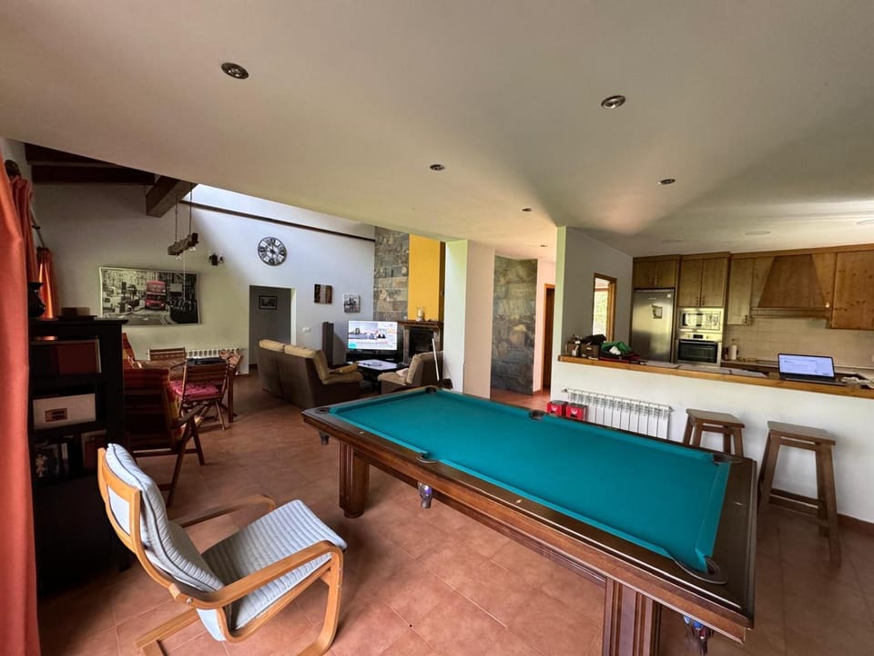 Billiard, Game Room, Kitchen or kitchenette, Living room