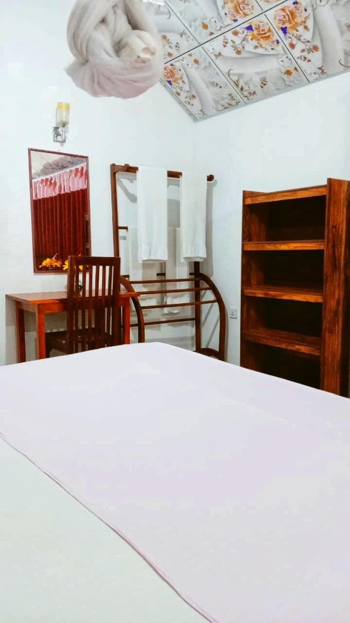 Property building, Bed, Bedroom