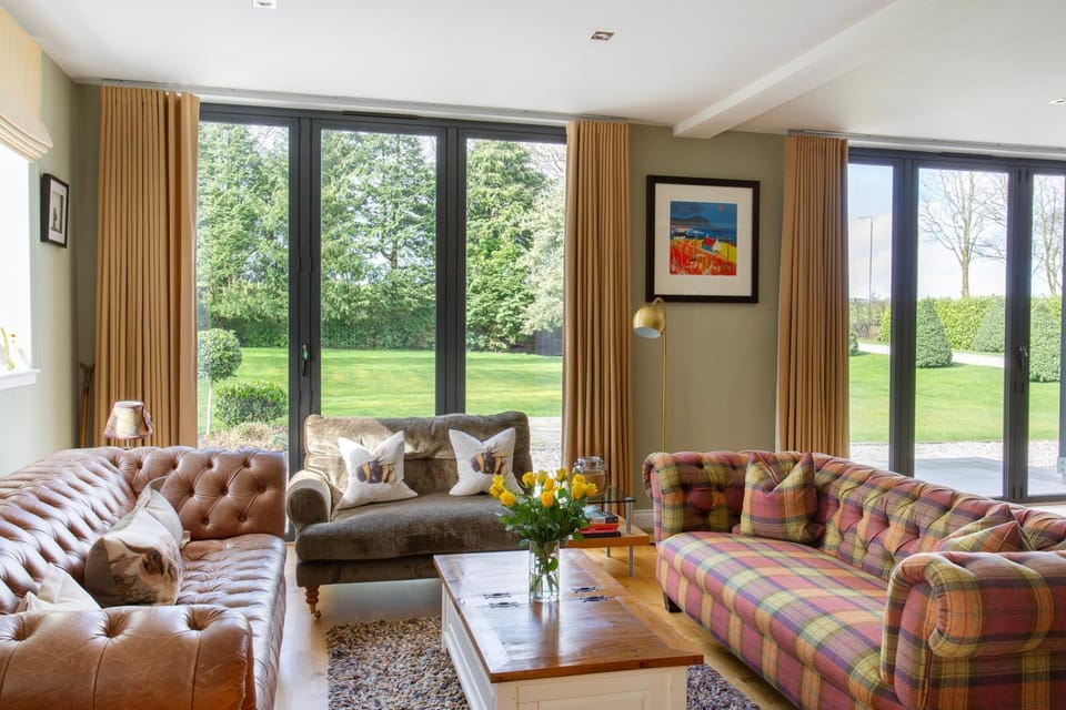 Large and luxurious country home near Glasgow House in England
