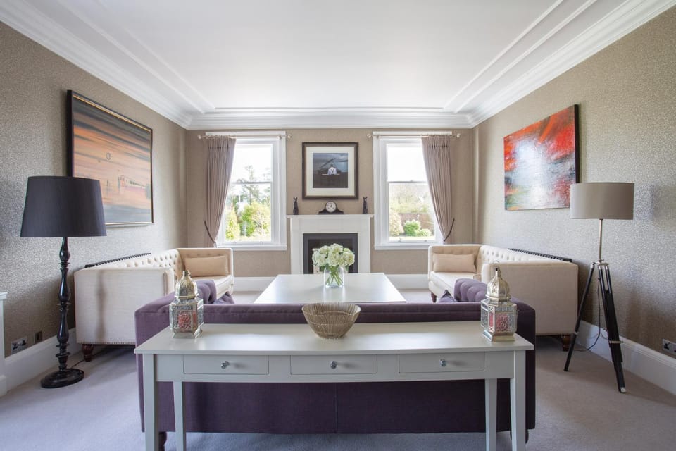 Large and luxurious country home near Glasgow House in England