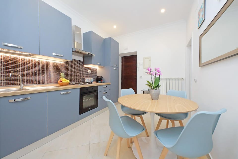 Kitchen or kitchenette, Living room, Seating area, Dining area, oven, stove, kitchen