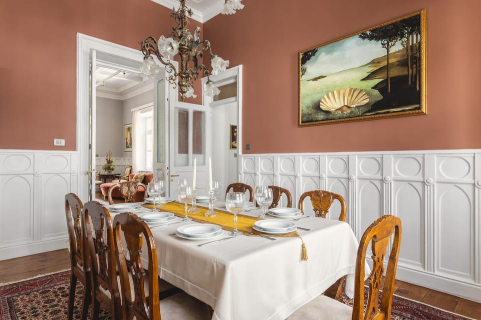 Decorative detail, Seating area, Dining area