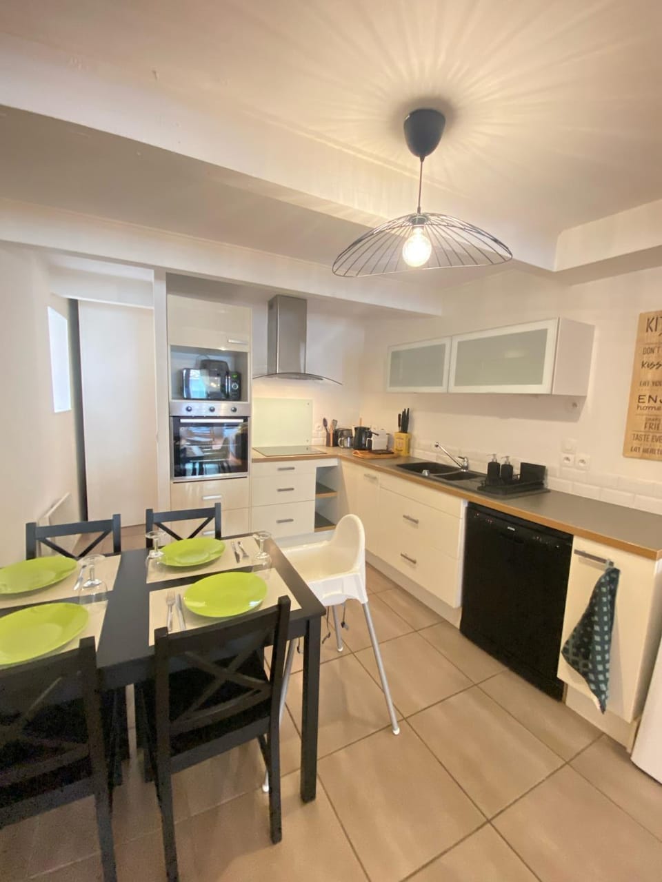 Dining area, oven, stove