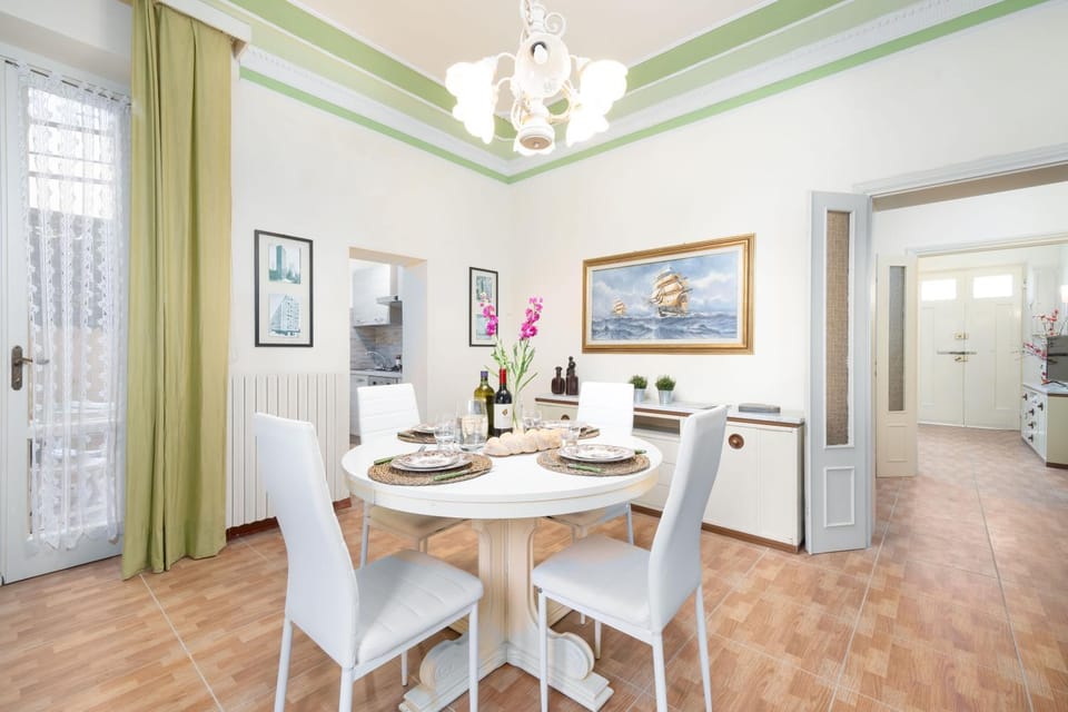 Villino Clara House in Viareggio