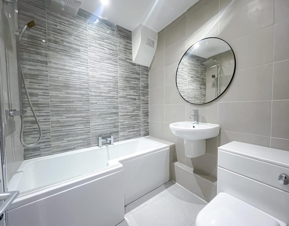 Shower, Toilet, Bathroom, Bath, towels