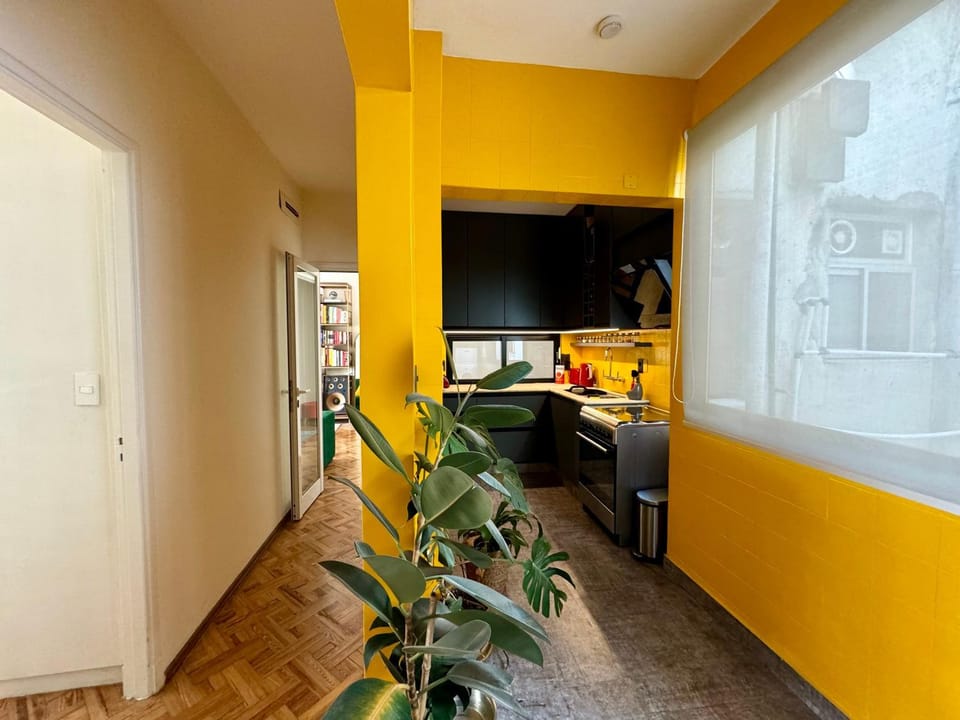 Kitchen or kitchenette, oven