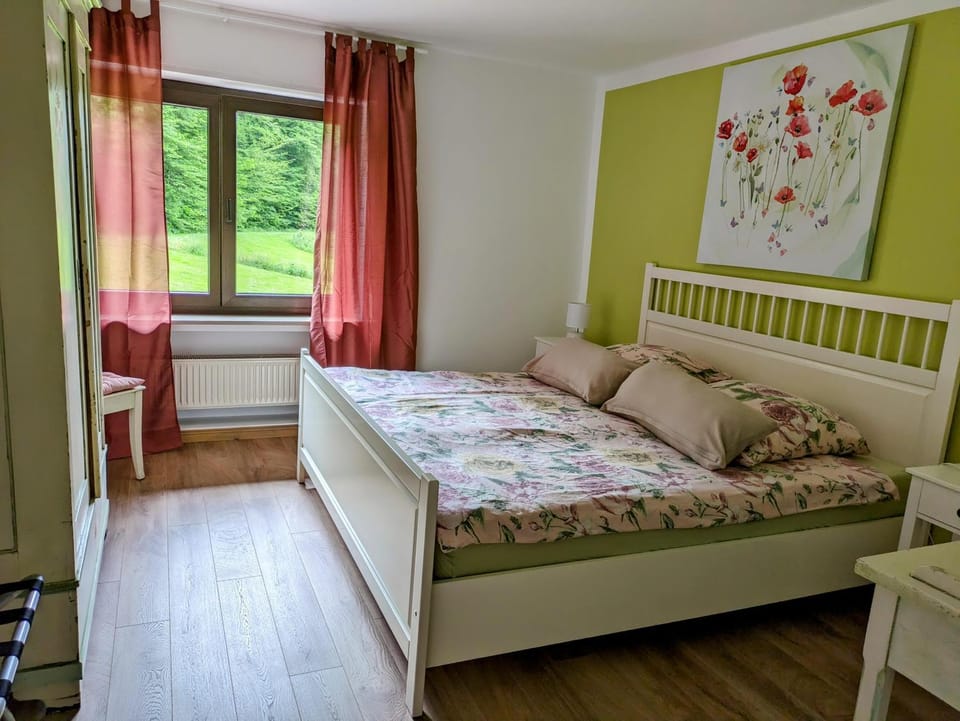 Bed, Bedroom