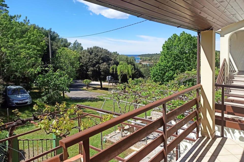Property building, Patio, Natural landscape, Garden, View (from property/room), Balcony/Terrace, Balcony/Terrace, Garden view, Parking