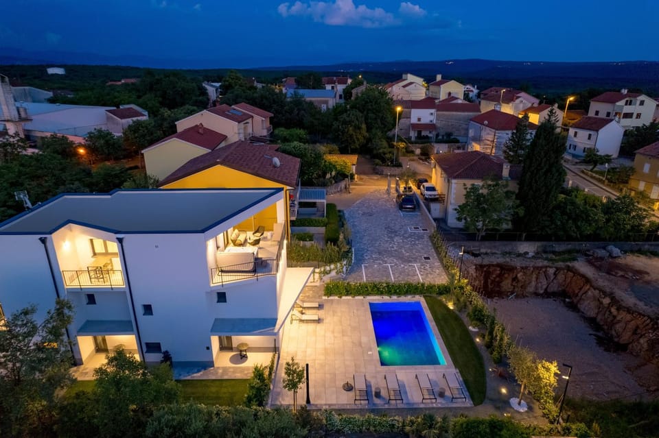 Property building, Bird's eye view