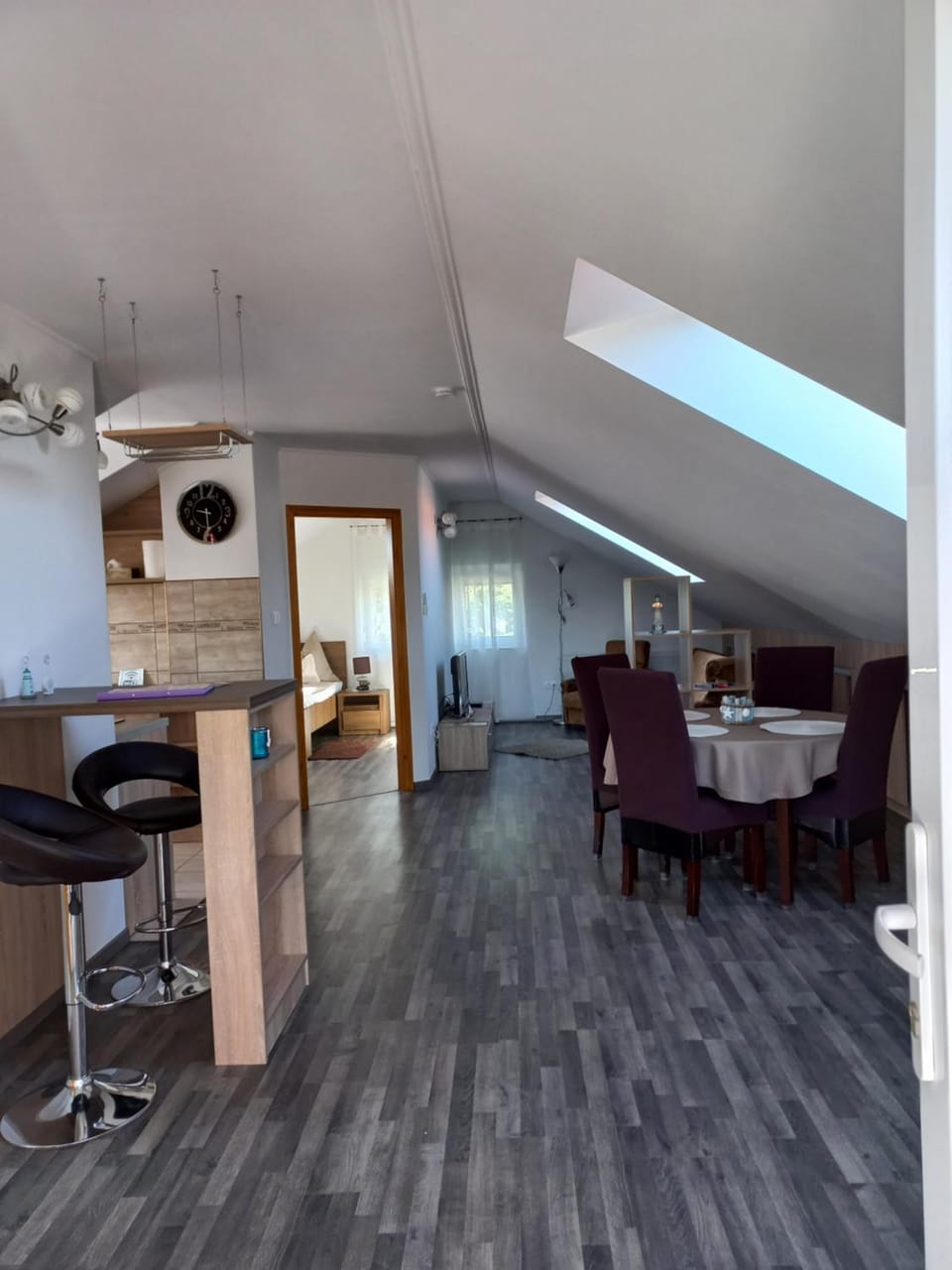 Living room, Seating area, Dining area, pet friendly