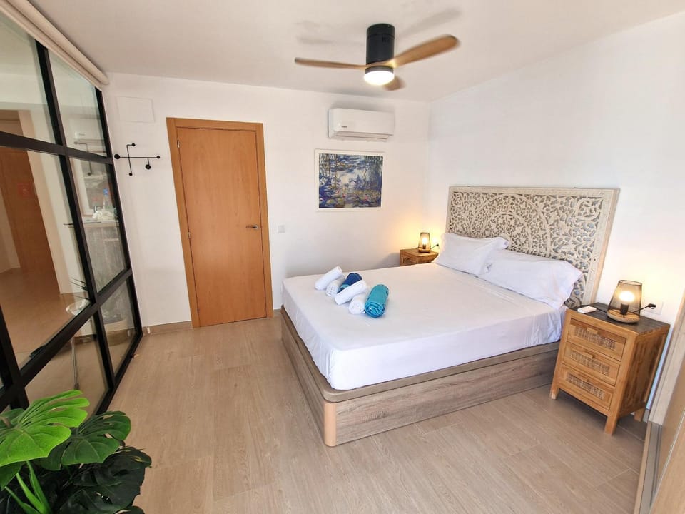 Bedroom, air conditioner, air conditioner