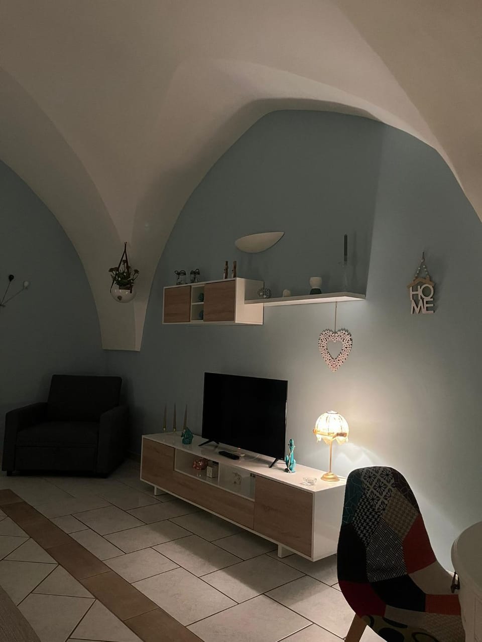 Communal lounge/ TV room, TV and multimedia, Living room, Seating area, Evening entertainment