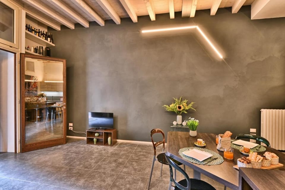 Appartamento Simone - Theater Home Apartment in Gargnano