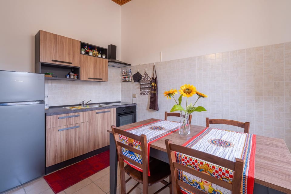 Property building, Kitchen or kitchenette, Living room