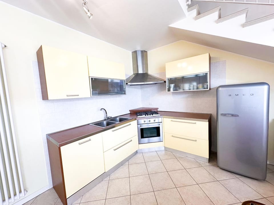 Kitchen or kitchenette, oven, stove