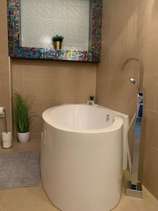 Bathroom, Bath