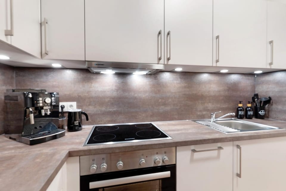 Kitchen or kitchenette, Living room