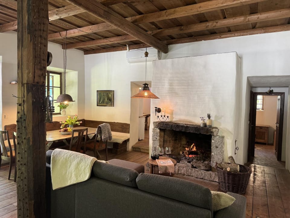 Communal lounge/ TV room, Living room, Seating area, Dining area
