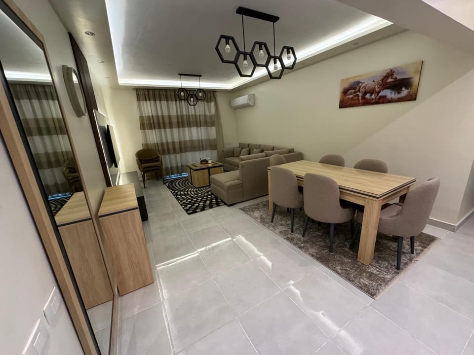 Living room, Seating area, Dining area