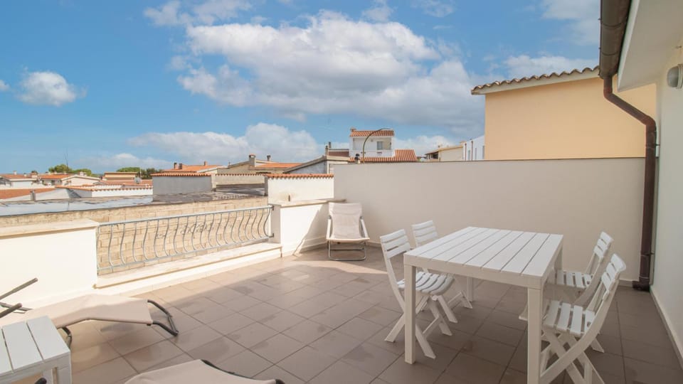 View (from property/room), Balcony/Terrace
