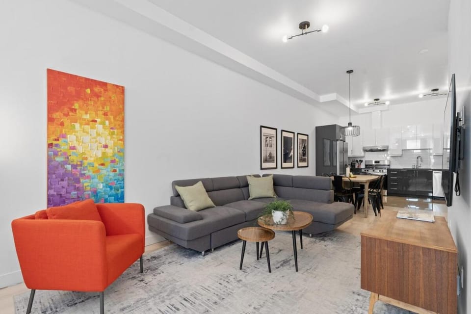 TV and multimedia, Kitchen or kitchenette, Living room, Seating area, Evening entertainment