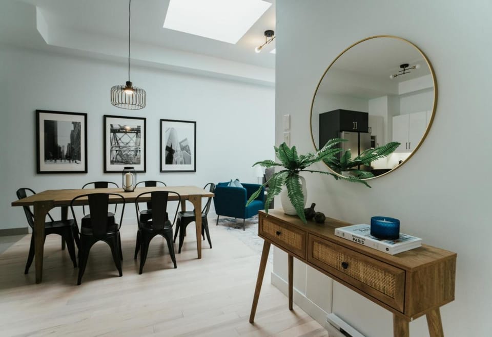 Living room, Seating area, Dining area