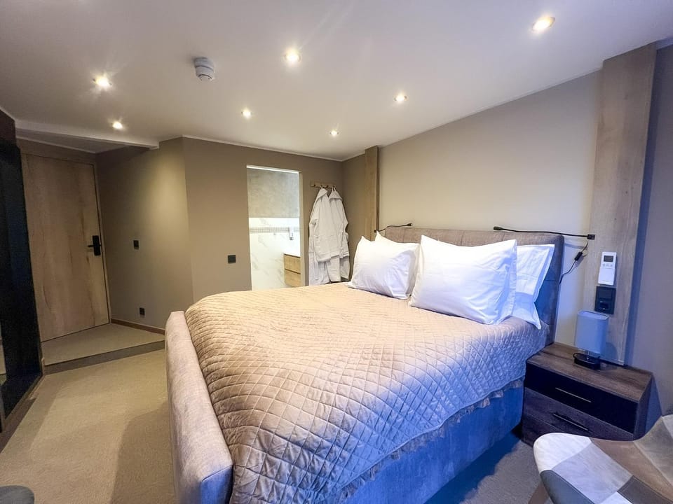 Bed, Bedroom