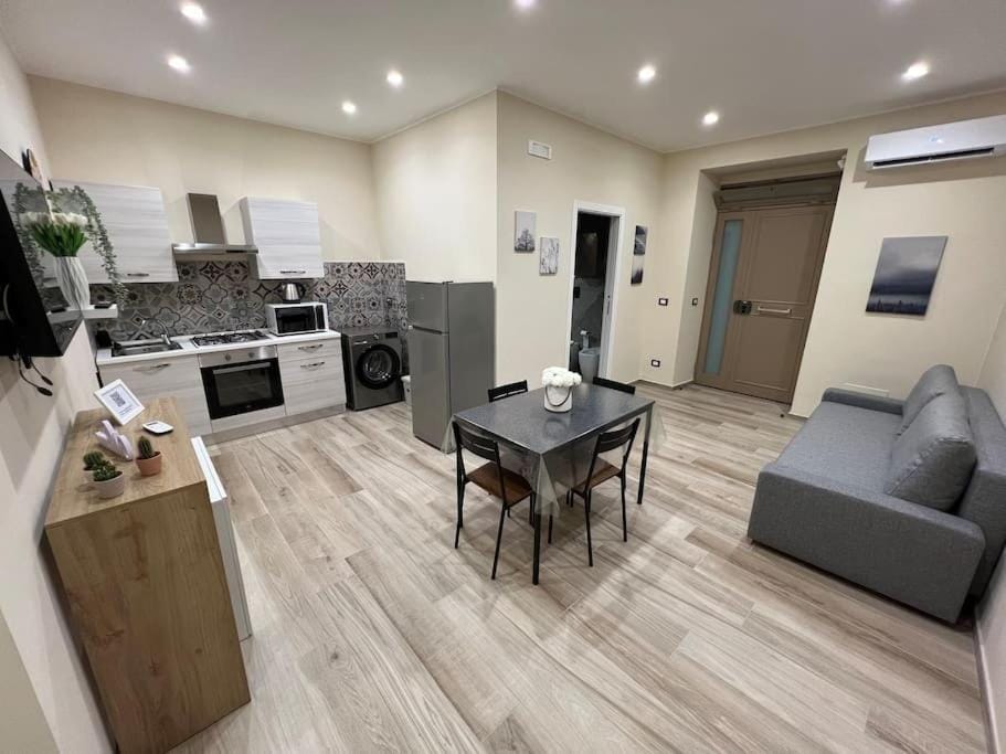 TV and multimedia, Kitchen or kitchenette, Dining area, oven, stove, washing machine, air conditioner