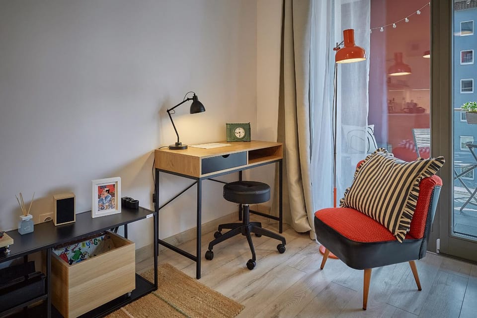 Zene Apartment Vinyl Record Player & Projector Apartment in Budapest