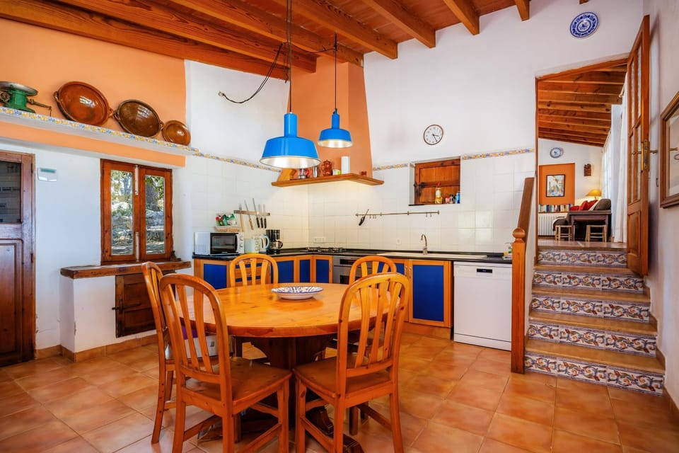 Property building, Kitchen or kitchenette, Living room