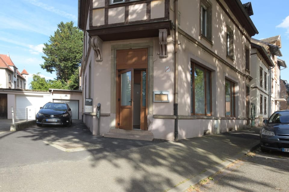Property building, Facade/entrance, Parking