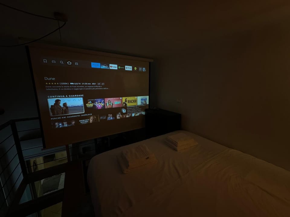 Bed, TV and multimedia, Evening entertainment, Bedroom, towels
