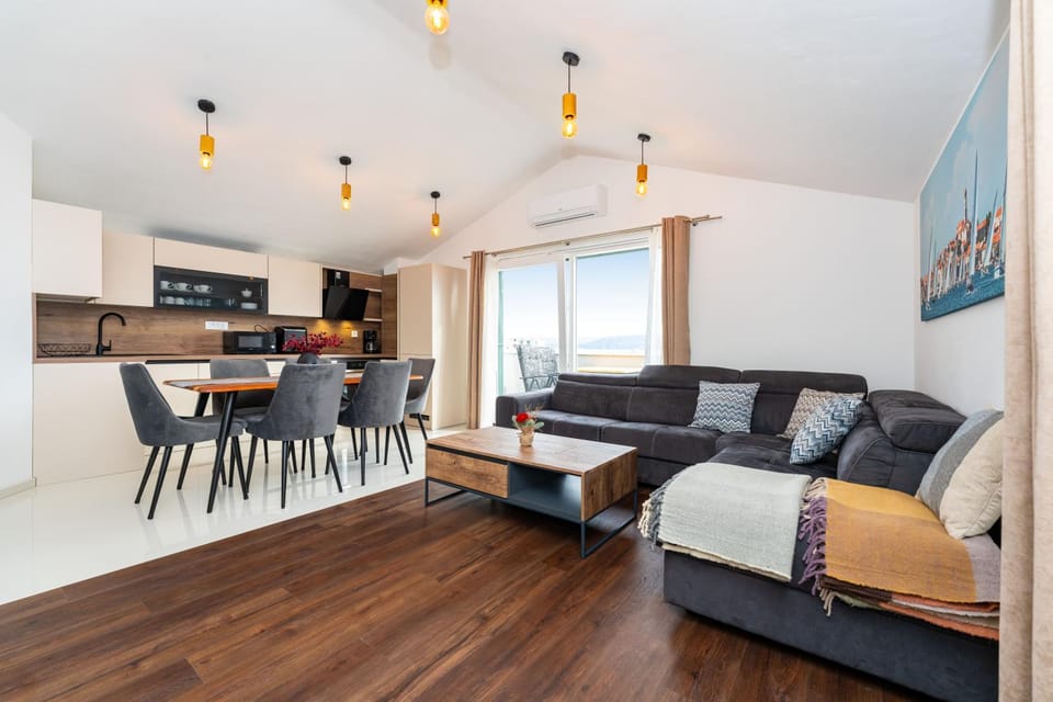 Kitchen or kitchenette, Living room, Seating area, Dining area, Sea view, stove, kitchen