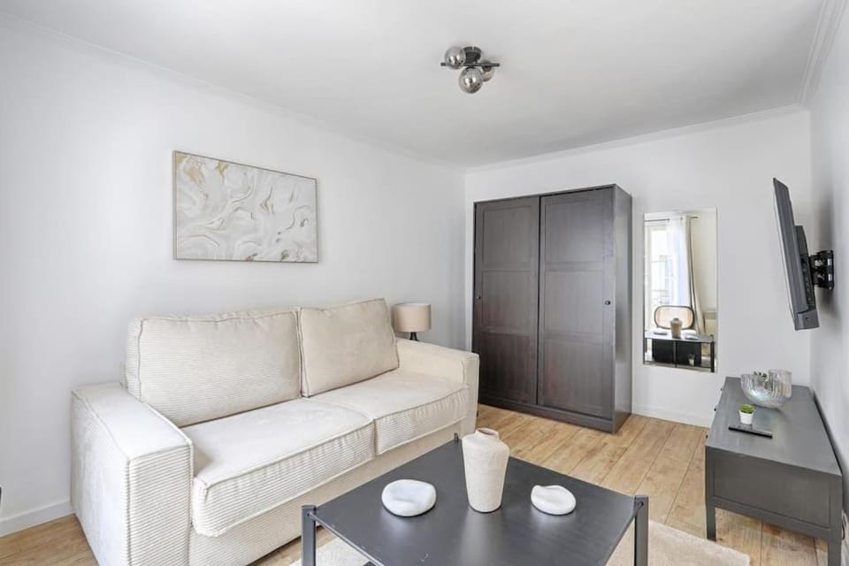 Luxury Design Studio Paris 9th Apartment in Paris
