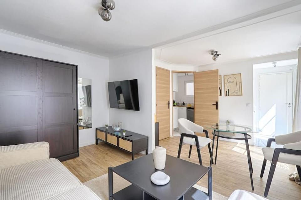 Luxury Design Studio Paris 9th Apartment in Paris