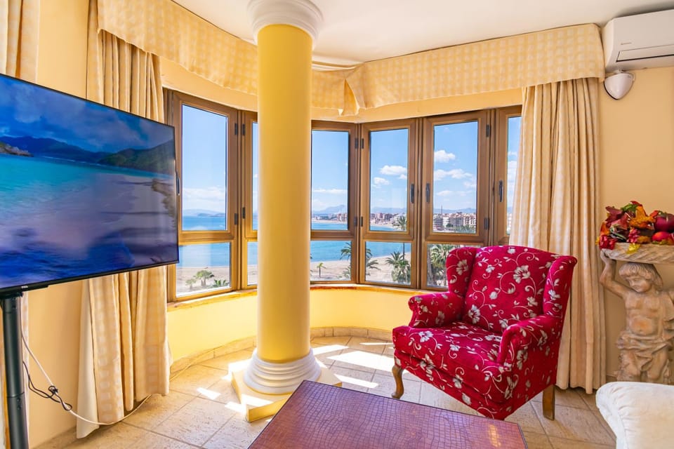 Living room, Sea view