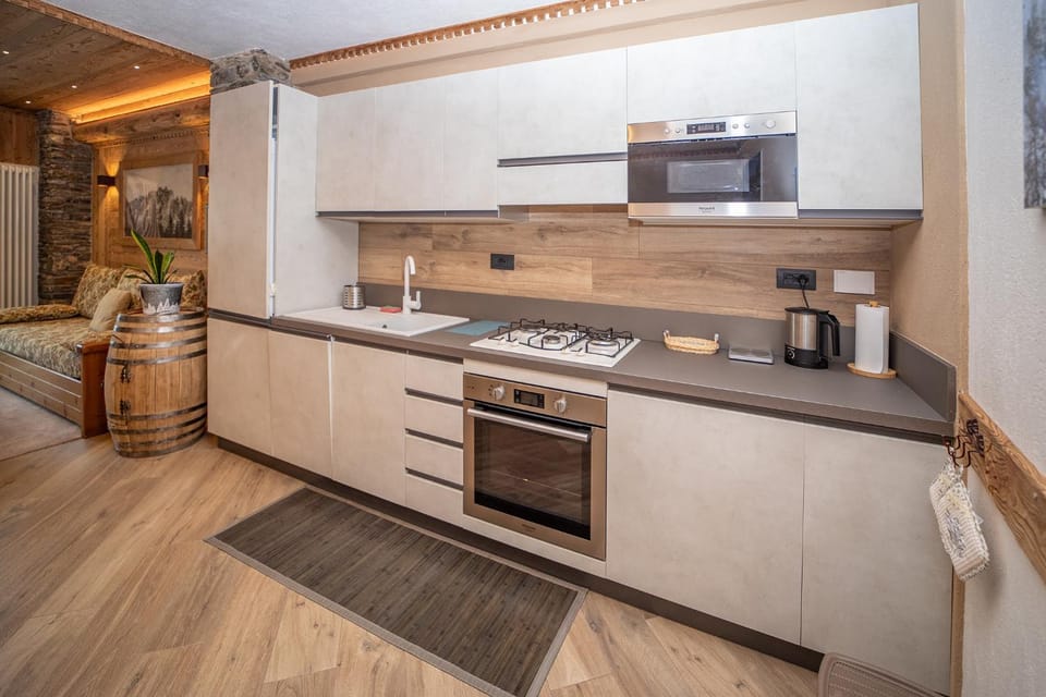 Kitchen or kitchenette