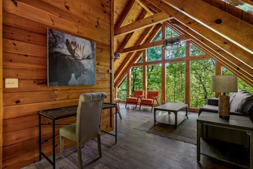 Mountain Majesty By Ghosal Luxury Lodging House in Gatlinburg