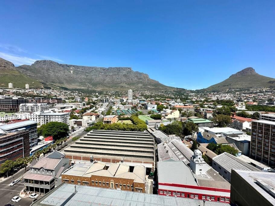 Stunning view of Table Mountain Apartment in Cape Town