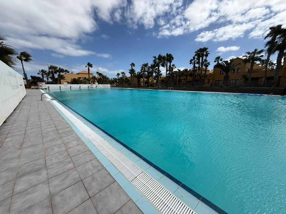Swimming pool, Swimming pool