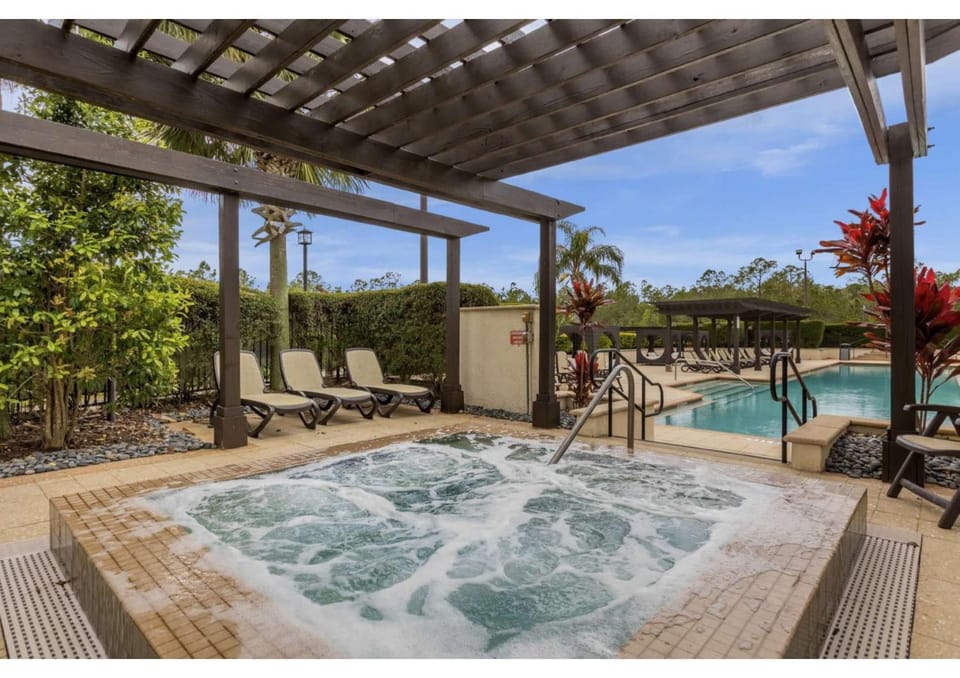 Sunny Stay in FL - 4-Bedroom Townhome by Disney! House in Osceola County