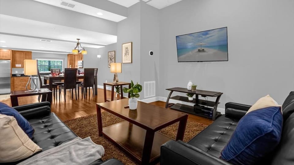 Sunny Stay in FL - 4-Bedroom Townhome by Disney! House in Osceola County