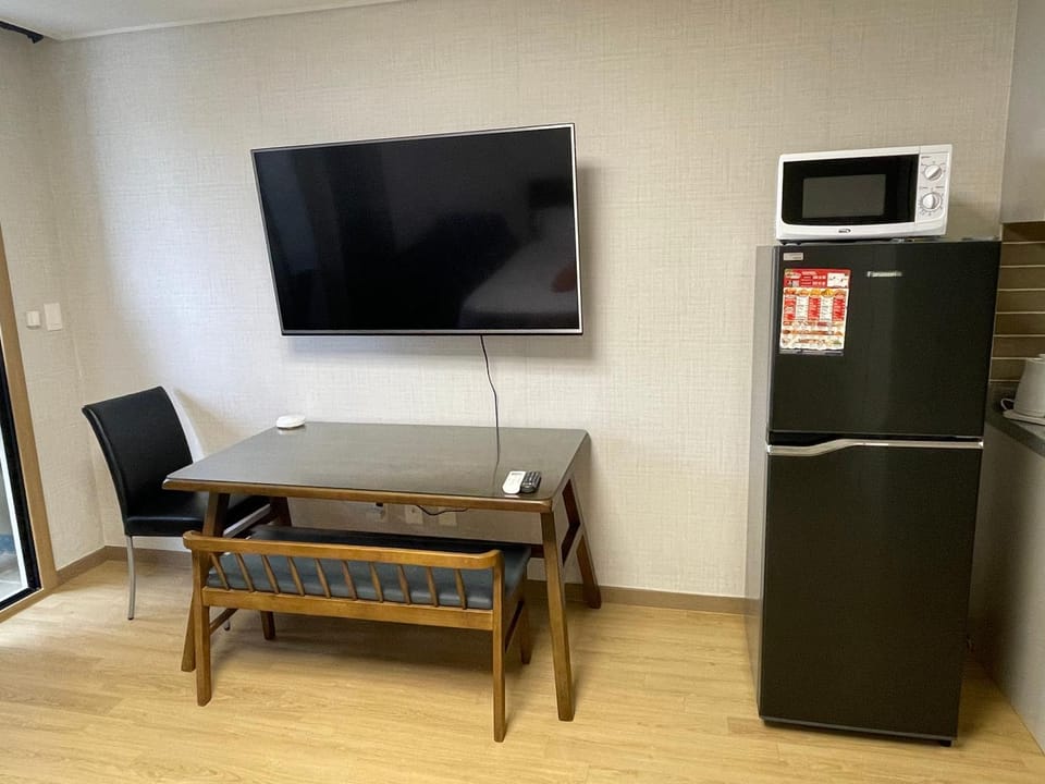 DHeights Monterrace Clark Studio with Kitchen Overlooking Balcony Apartment hotel in Angeles