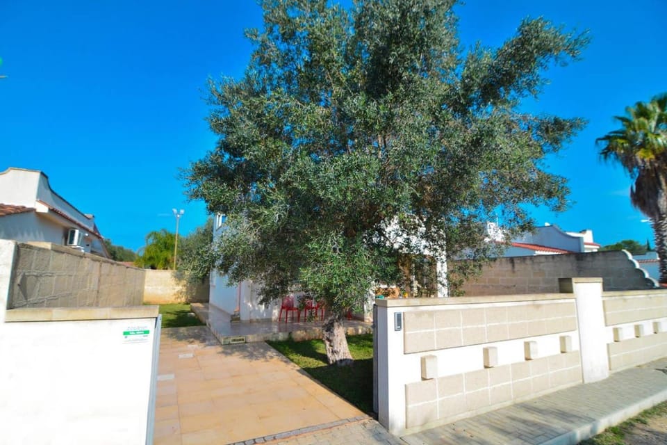 Boomerang Villas 5 - Villa Mina con Jacuzzi nel Boomerang Village a Torre Colimena Villa in Province of Taranto