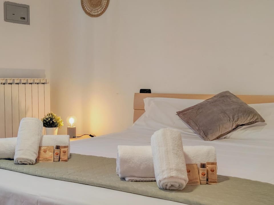 Central -Terrace & AC near the Beach by Host Hero Apartment in Civitanova Marche