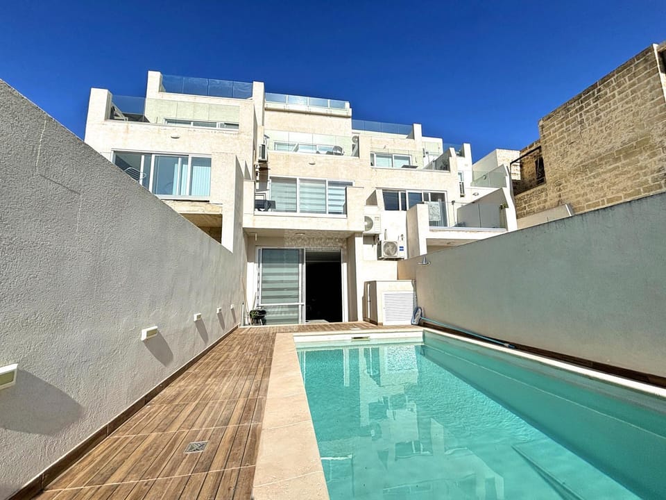 Property building, Pool view, Swimming pool