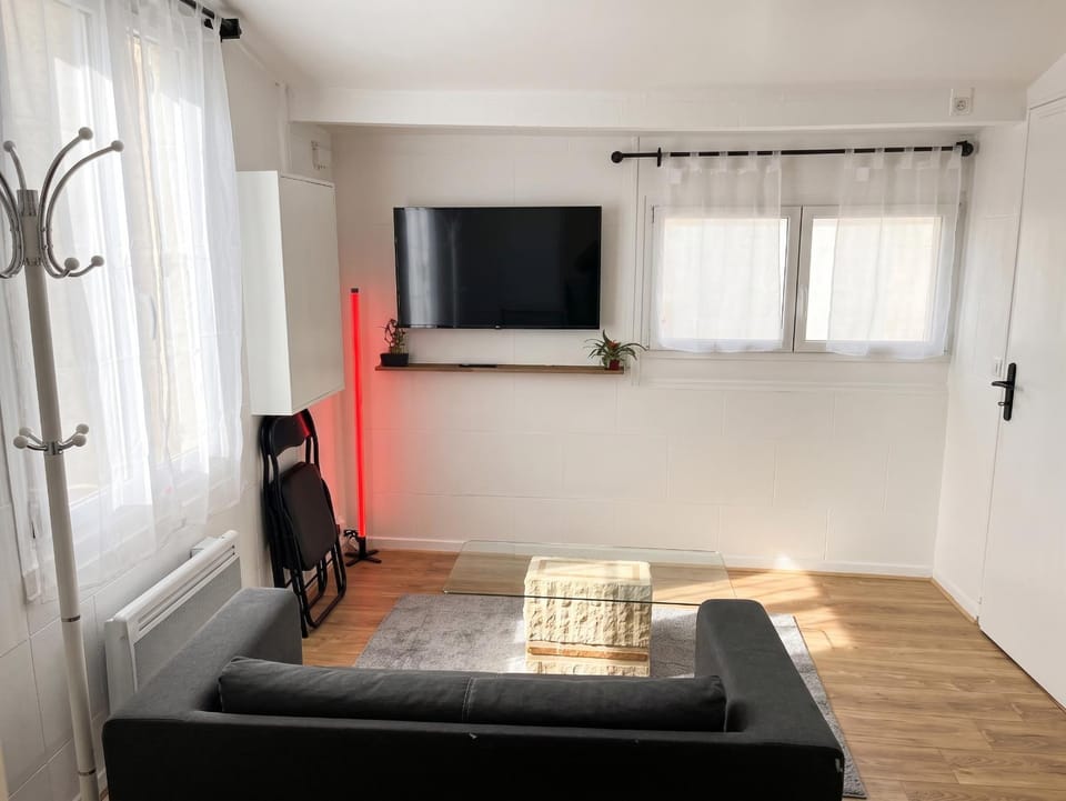 Petit havre de paix à Bobigny avec jardin House in Drancy