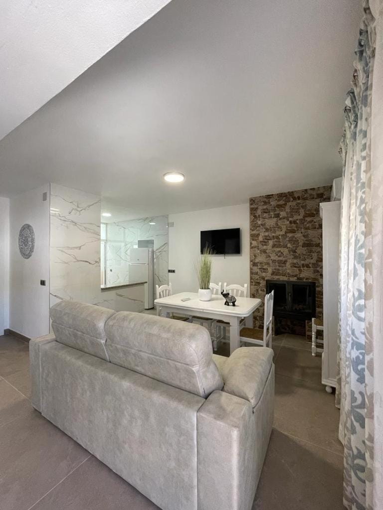 TV and multimedia, Living room, Dining area