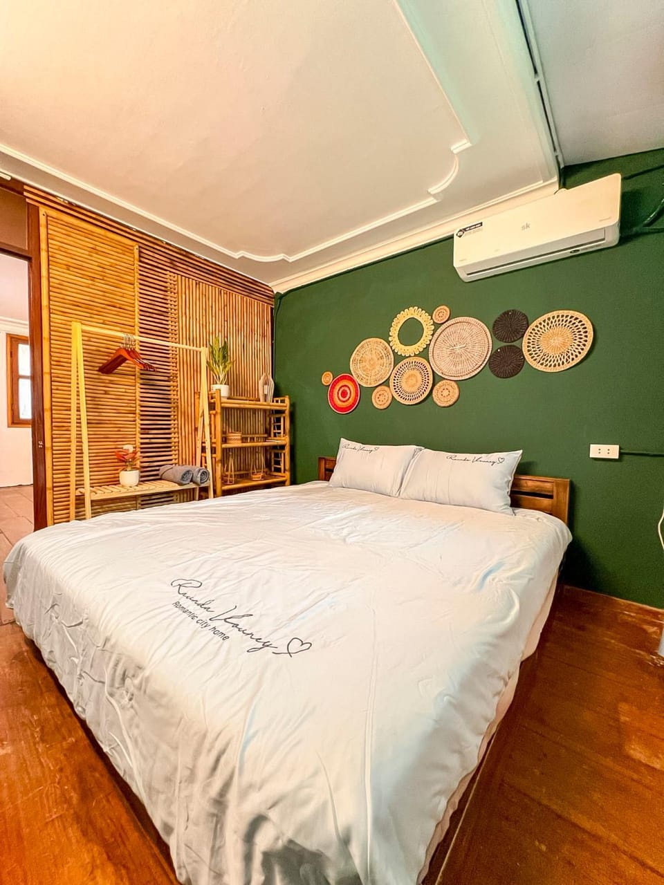 Bed, Bedroom, air conditioner