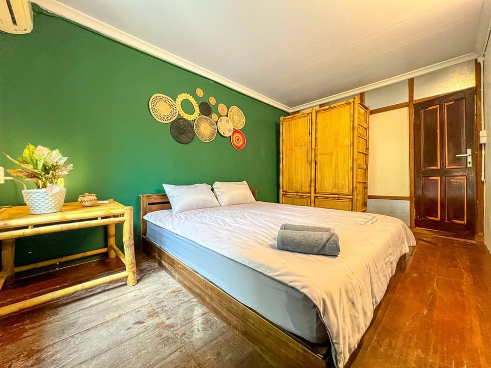 Bed, Bedroom, wardrobe